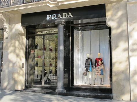 store locator prada